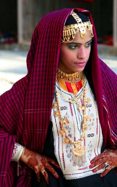 Omani Traditional Clothing - Arab America